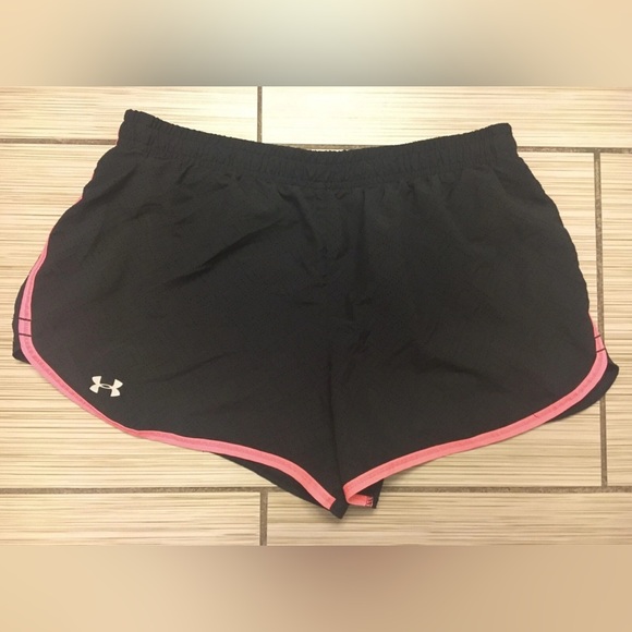 Under Armour Pants - Women’s Mesh Black Under Armour Activewear Shorts.